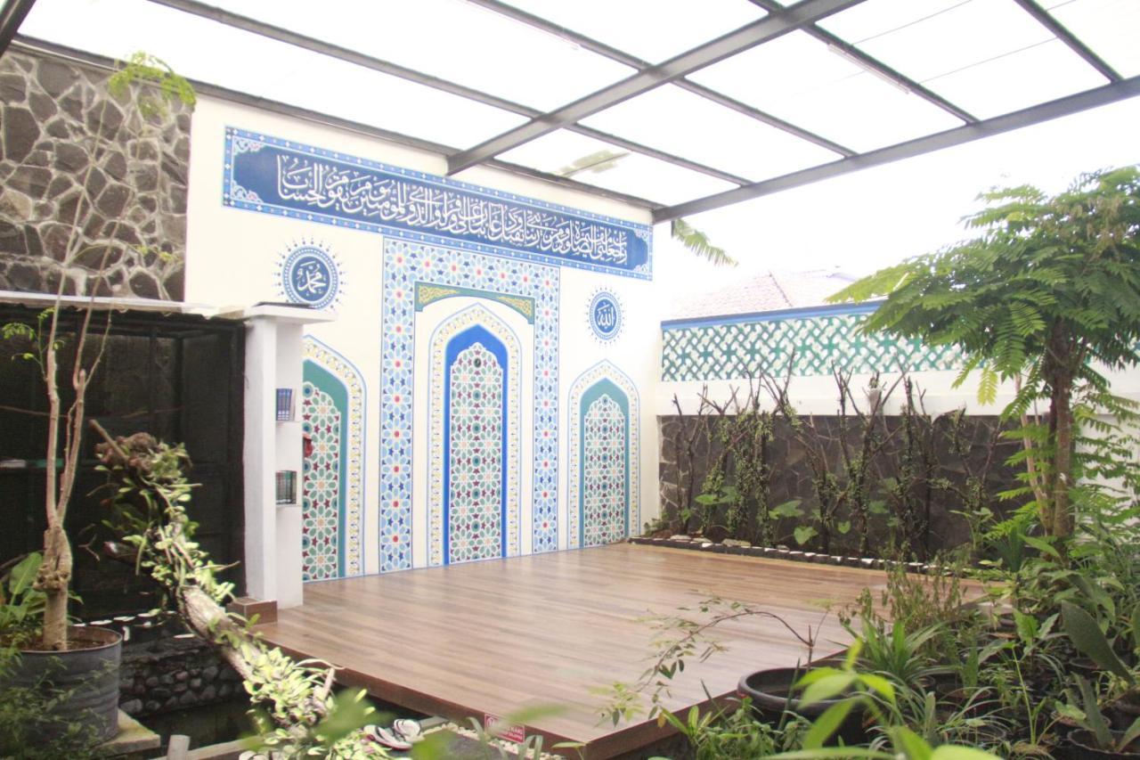Bu Sepuh Guesthouse Sangkanurip Exterior foto
